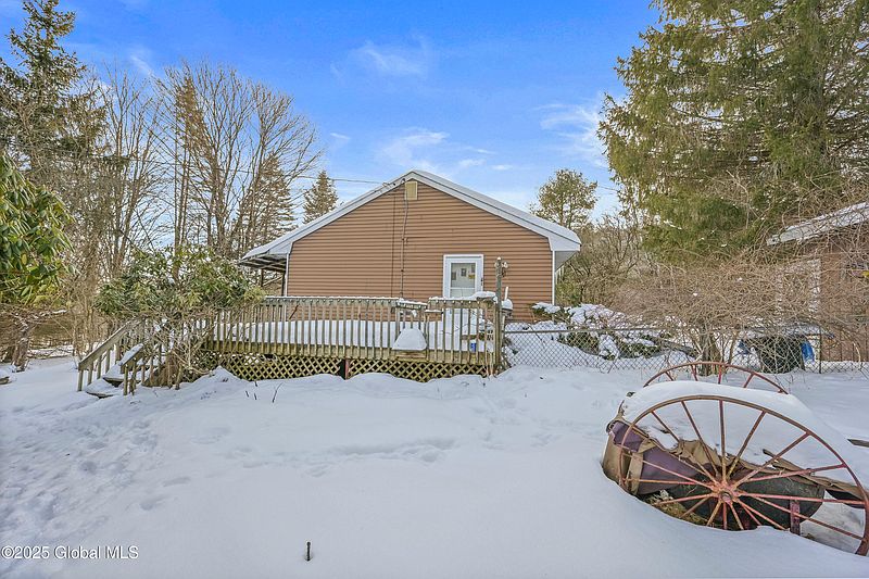 5th image of 681 Richardson Hill Road