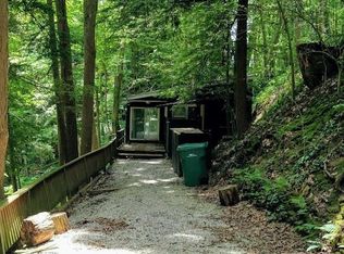 8901 Robinson Rd, Chardon, OH 44024