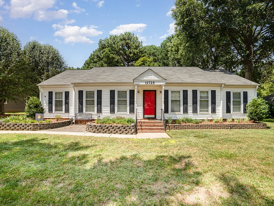11725 Charnwood Ct