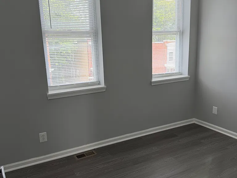 803 Cator Ave — Photo 2