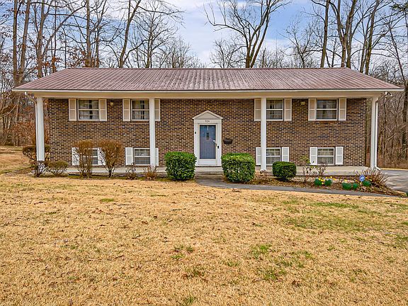 3rd image of 924 Whippoorwill Dr