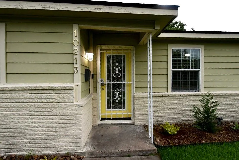 4 bed, 2.0 bath, 1140 sqft, $1,800 — Photo 4