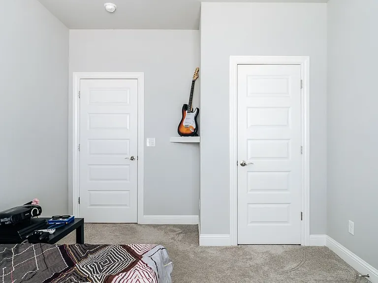 2306 SW Poppy St #1 — Photo 7