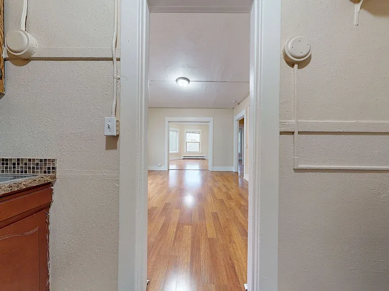 Roycroft Apartments — Photo 43