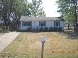 1610 S Pine St, Holden, MO 64040