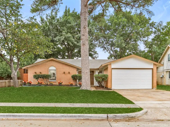 838 Auburn Dr, Lewisville, TX 75067