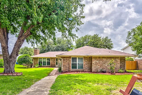 1702 Elizabeth Dr Photo 1