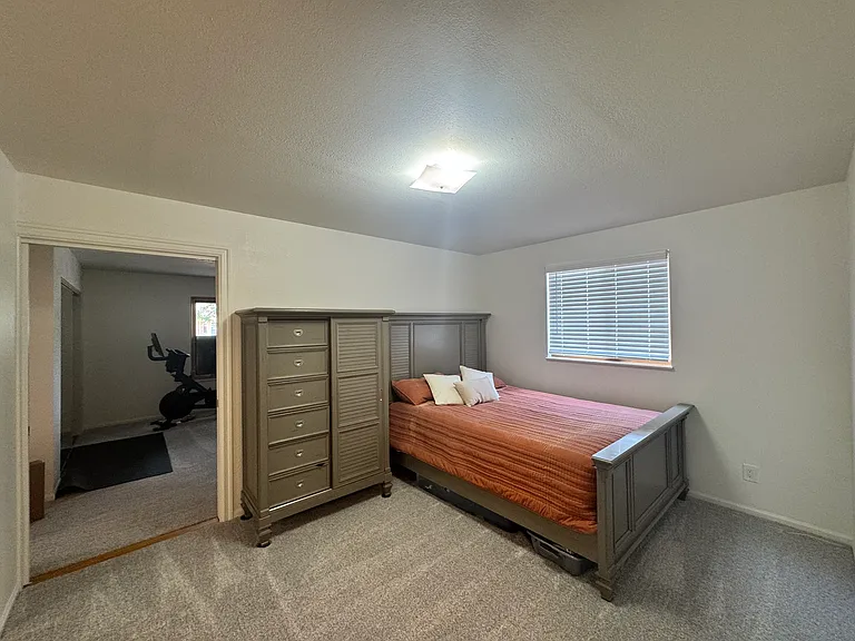 Guest bedroom