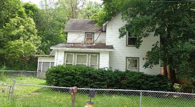 2nd image of 3020 College Ave