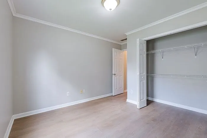 2148 Saint Albans Pl — Photo 22