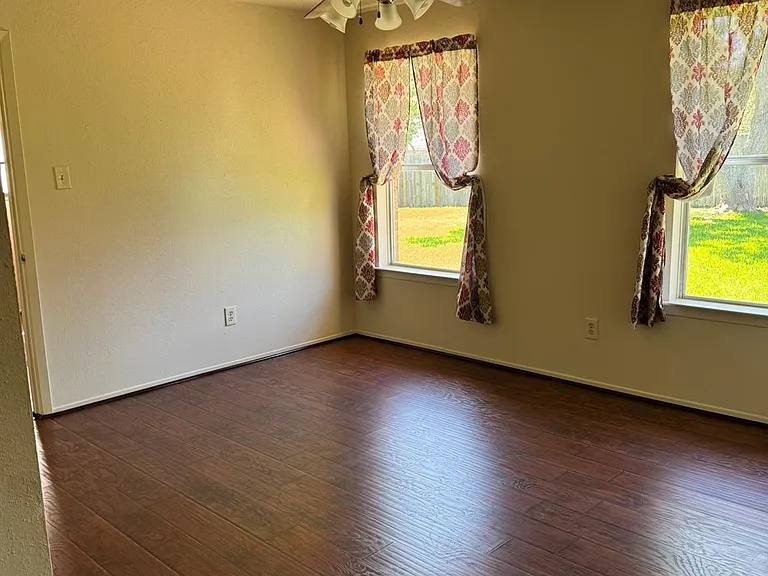 5614 Country Green St — Photo 6