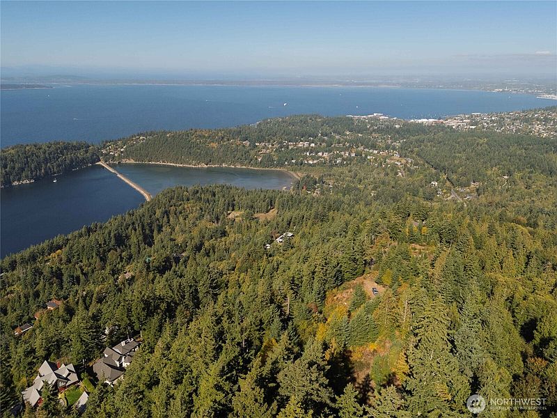 5th image of 157 Chuckanut Crest Drive