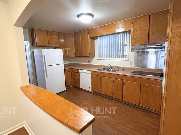 3rd image of 94 Aster St
