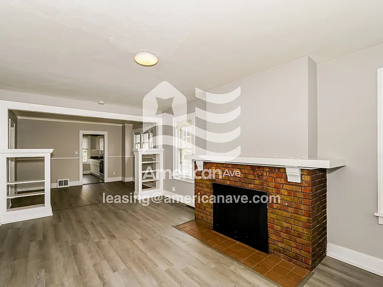 1656619_003_living_room_12707308.jpg