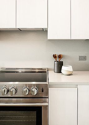 5th image of 46-10 70th St #907