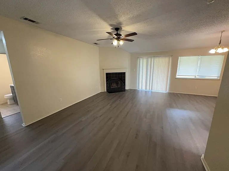 4303 Fawn Dr — Photo 2