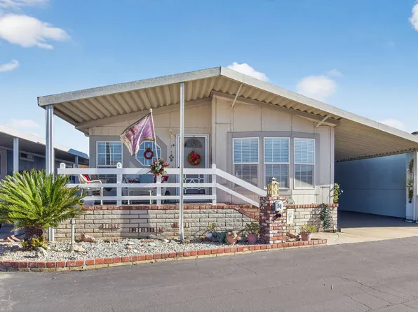 16222 Monterey Ln Space 84, Huntington Beach, CA 92649