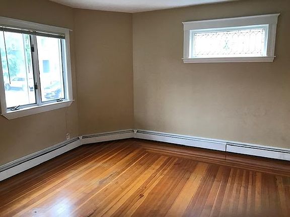 2nd image of 276 Harvard St #1