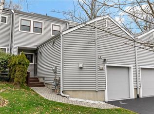 34 Bridle Path Rd, Ossining, NY 10562