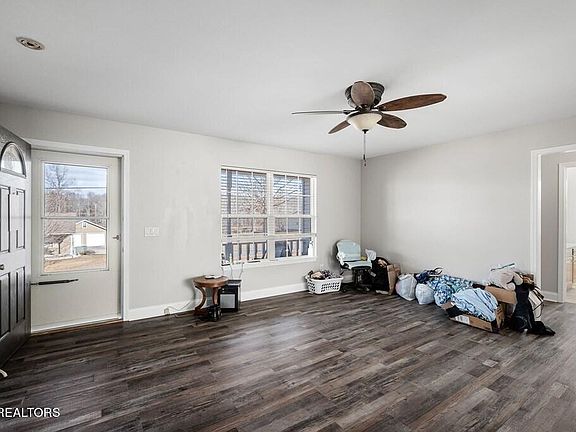 2nd image of 468 Arrowhead Dr