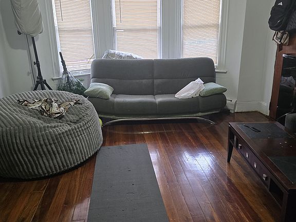 3rd image of 50 Columbia St APT 1