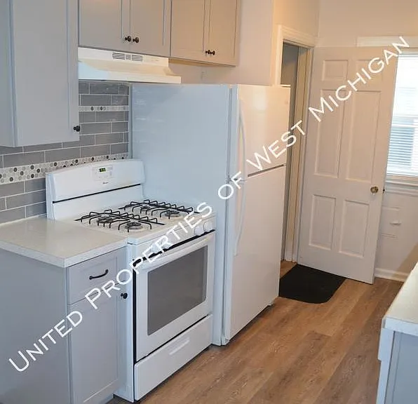 1125 Hoyt St SE — Photo 9