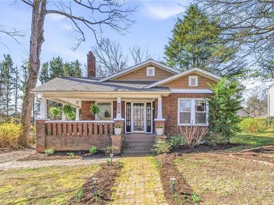 806 Granville Dr, Winston Salem, NC, 27101