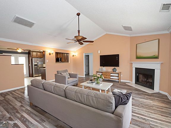 3rd image of 323 Snapping Shoals Rd