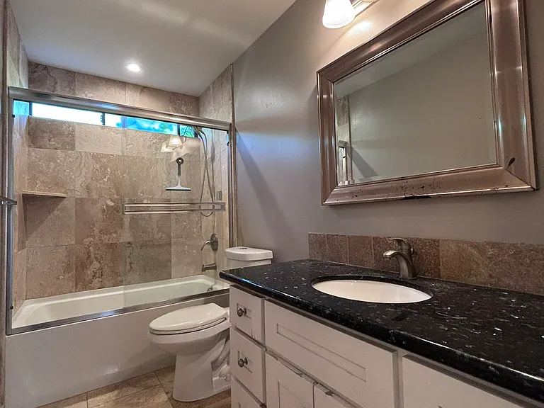 2348 Sawyer Ct — Photo 25