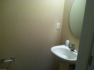 6715 Cottonwood Dr, Snow Camp, NC 27349