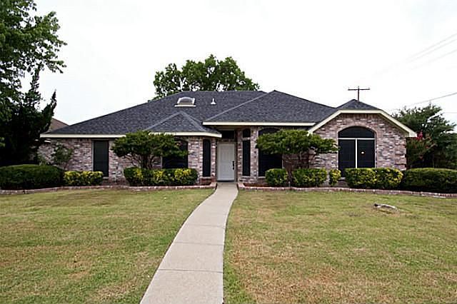 1st image of 207 Parliament Dr