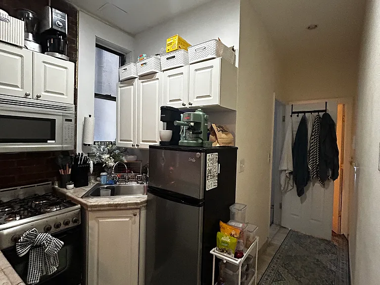 419 W 44th St #2W — Photo 13