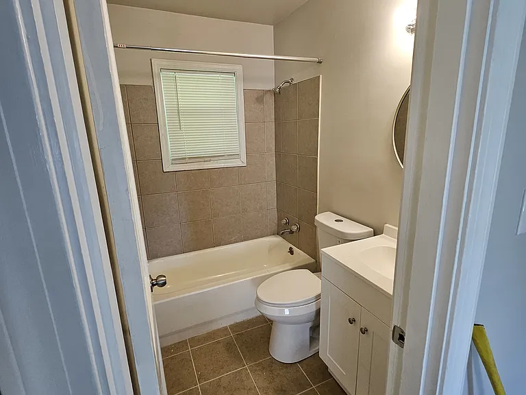1004 S 45th St — Photo 15