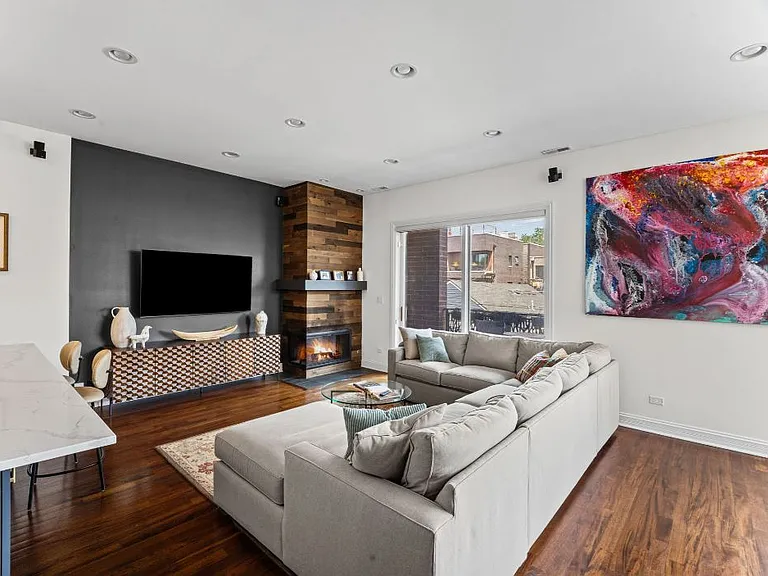 831 N Paulina St #2E — Photo 5