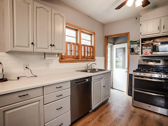 4th image of 2131 S 38th Ave