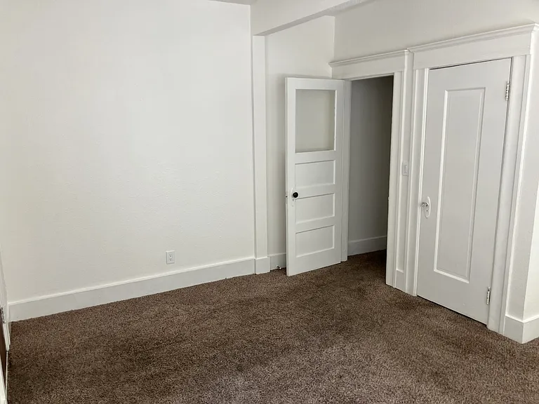 2337 Waverly St — Photo 32