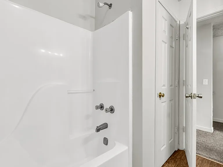 1301 Louisville St — Photo 16
