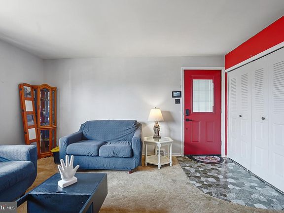 4th image of 9749 Evans St