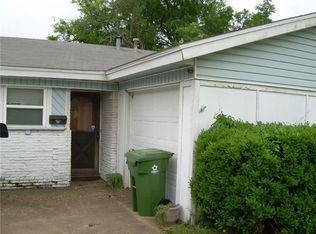 701 Oak Dr, Hurst, TX 76053