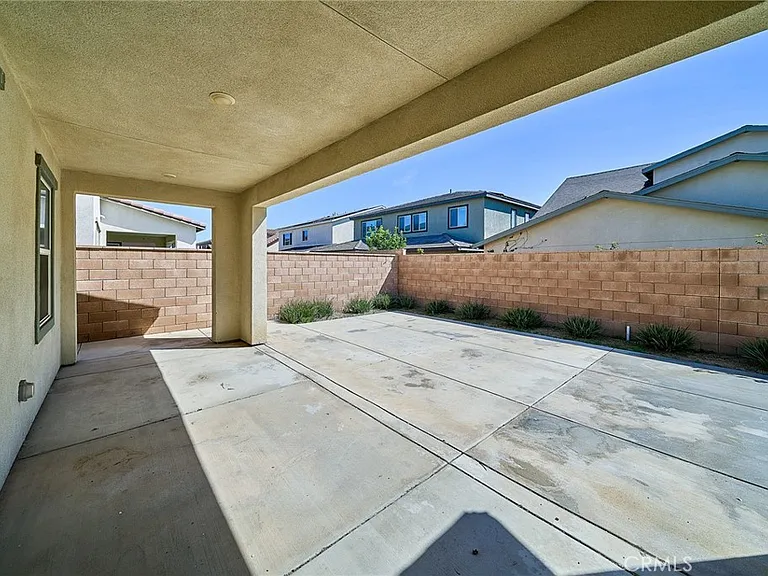 2622 E Embry Ln — Photo 60
