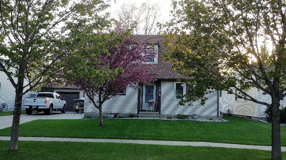 1st image of 1015 12th St N