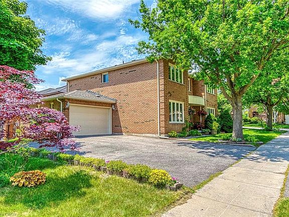 2nd image of 2921 Caradoc Ln