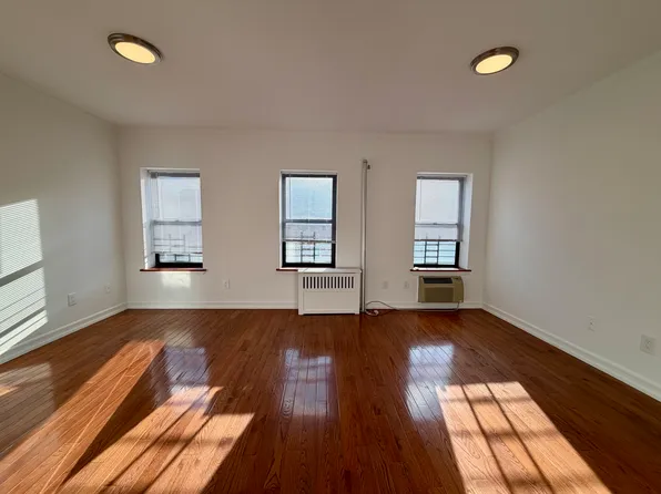 359 East 19th Street image 15 of 20