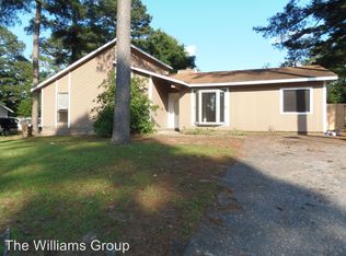 1913 Wordsworth Dr, Fayetteville, NC 28304