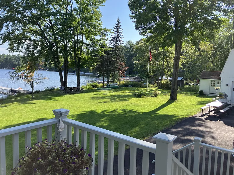 37 Westwood Rd — Photo 3