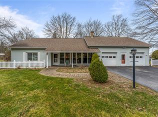 46 Easton Rd, Hermitage, PA 16148