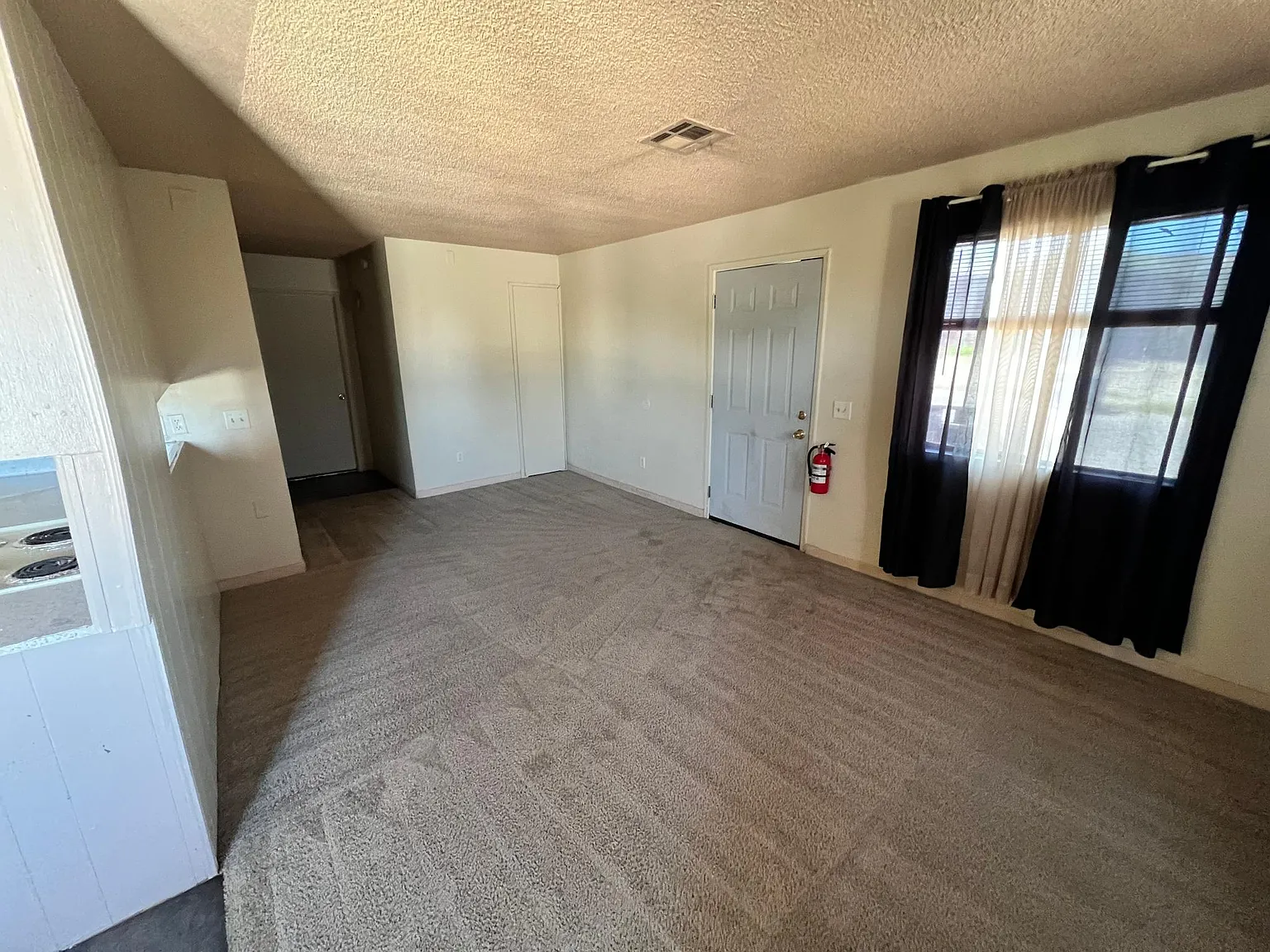 2 bed, 750 sqft, $1,200 — Photo 3