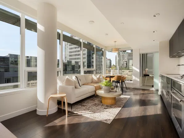 161 E 1st Ave #608, Vancouver, BC V6A 0G1