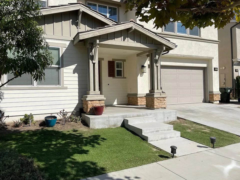 3361 E Rutherford Dr