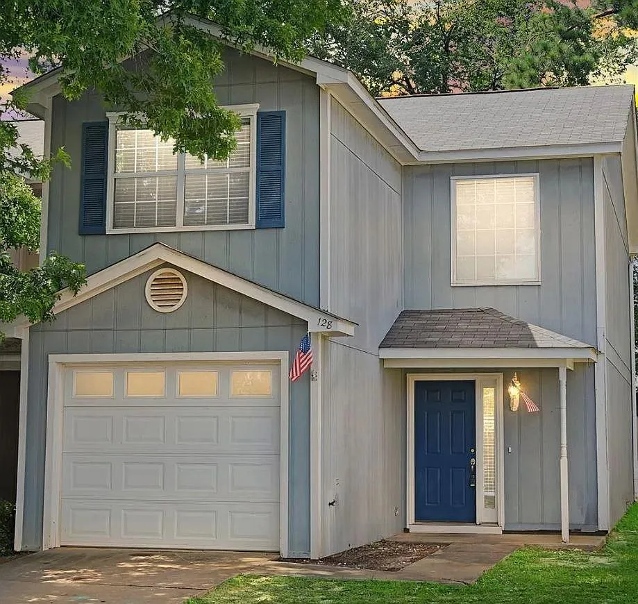 3 bed, 2.5 bath, 1494 sqft, $1,350 — Photo 2